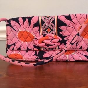 EUC Vera Bradley Loves Me... Knot Just a Clutch